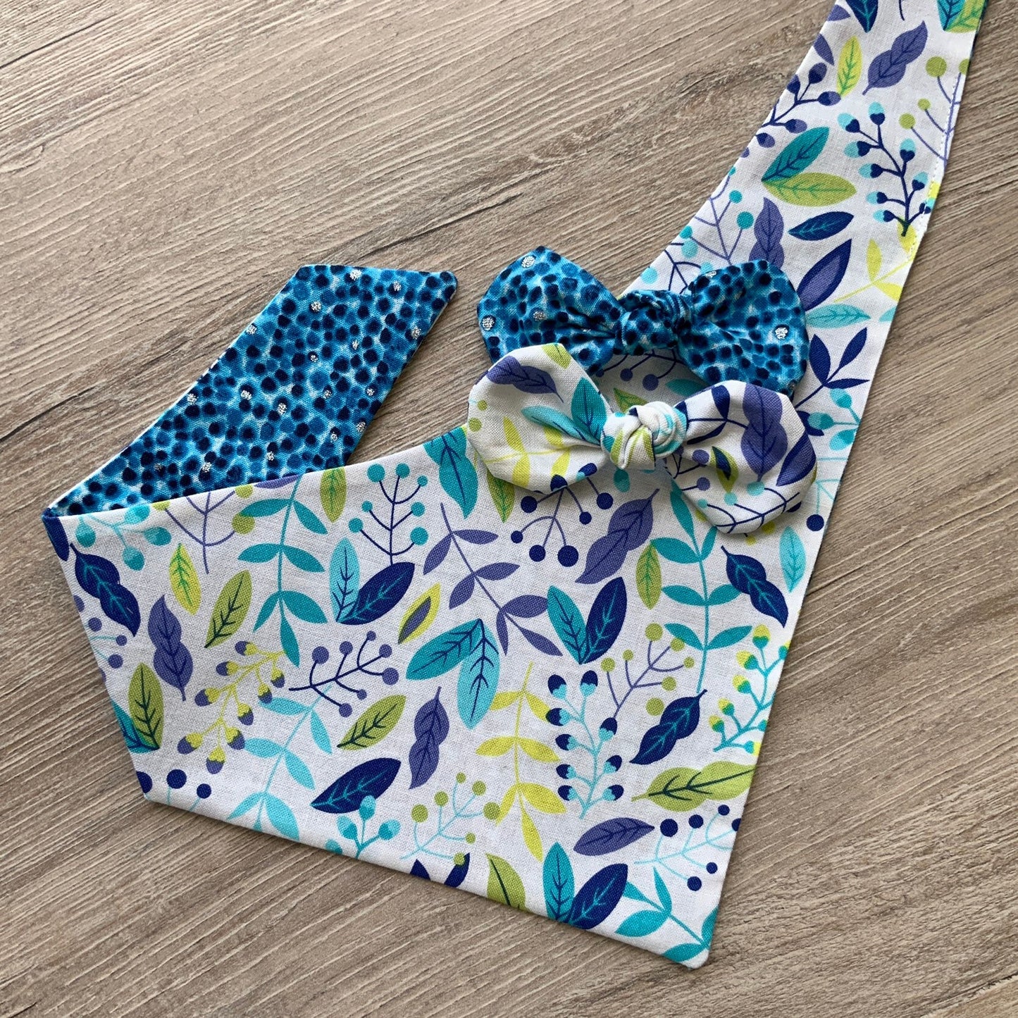 White and Blue Leaf Dog Bandana, Pet Scarf, snaps on, tie on, Season bandana, spring bandana, pom pom bandana, pet bandana