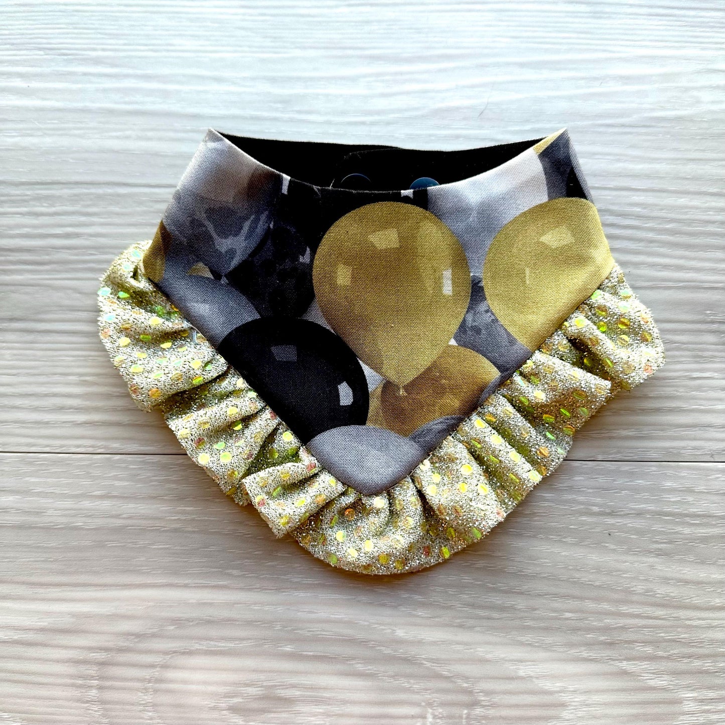 New Years Bandana, Balloons silver ruffle