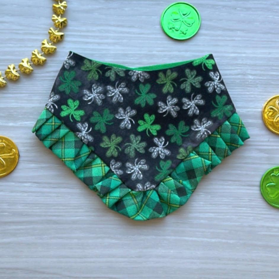 St. Patrick's Dog bandana with Ruffle, Chalk shamrocks Gift for puppy, st. patty day for pups, st.patricks cat bandana, reversible snap.