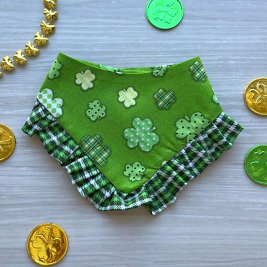 St. Patrick's Dog bandana with Ruffle, Checks shamrocks, Gift for puppy, st. patty day for pups, st.patricks cat bandana, reversible snap.