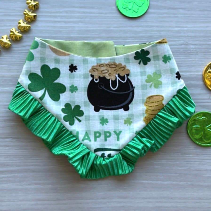 St. Patrick's Dog bandana with Ruffle, Pot of gold, Gift for puppy, st. patty day for pups,Shenanigans , reversible snap.