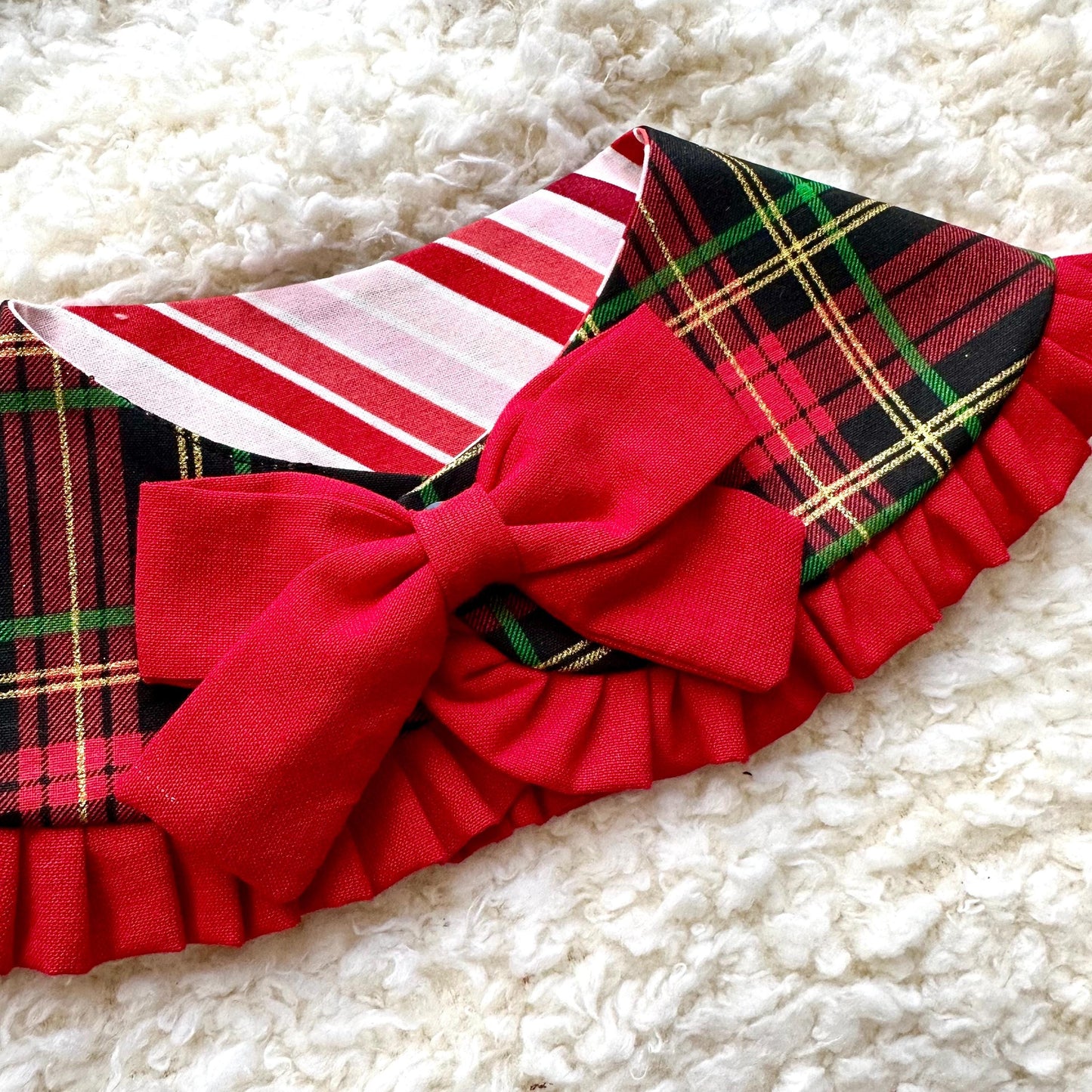 Christmas Dog Bandana Cape with Ruffle, Black Green Plaid Neck Collar Girl, Dog Neck Scarf, Dog Accessories Scarf, Gift for puppies