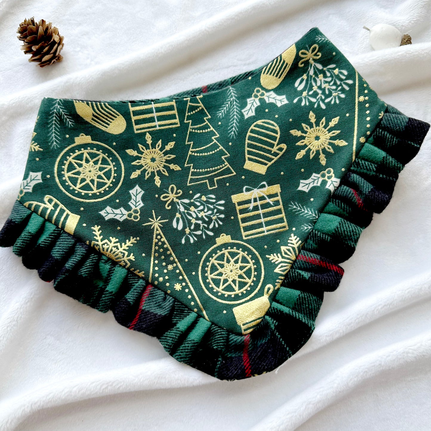 Christmas Green & Gold W/Ruffles Dog bandana