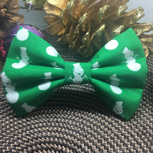 Christmas green and white snowman Bow Tie, Dog Accessories, Dog Clothe, Fall Dog Bow tie, Puppy Bow, Pet Scarf, Fall,