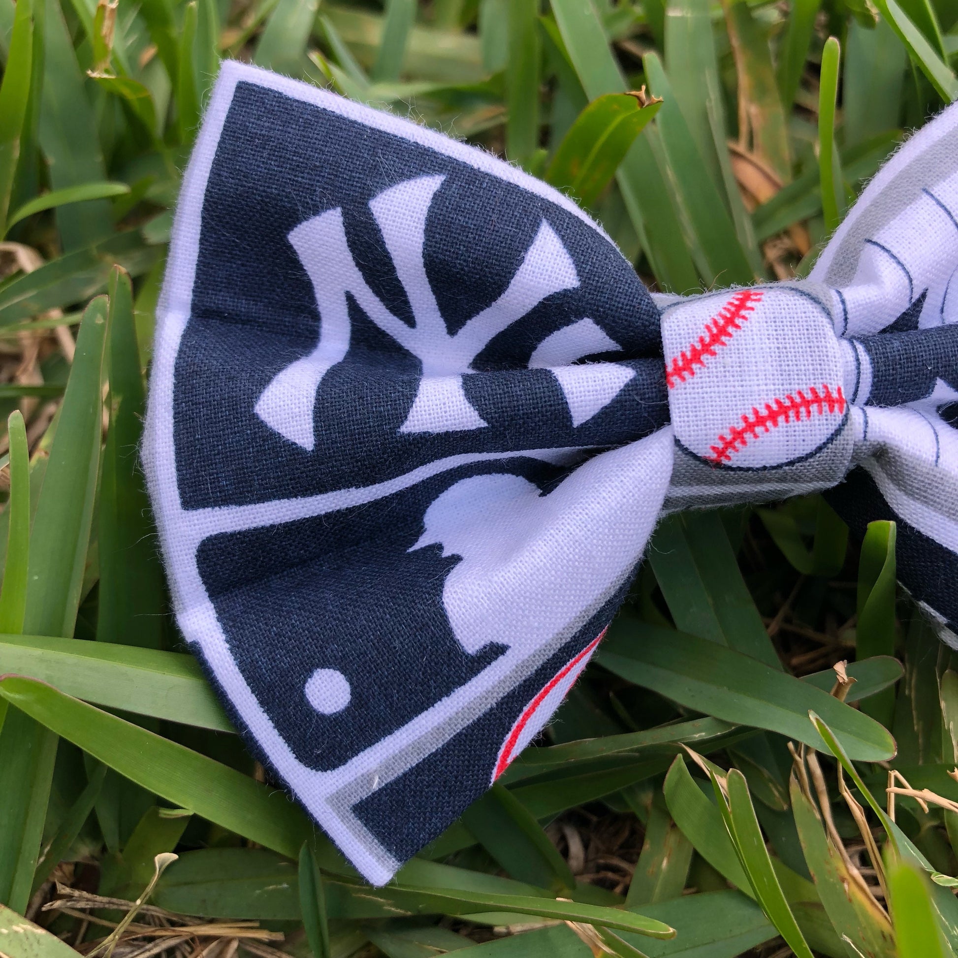 New York Yankees Dog Bow tie, New York dog Bow tie, NY Yankees dog bow tie, NY Dog bow tie, New York Bow tie, Yankees Bow tie, NY Bow tie,
