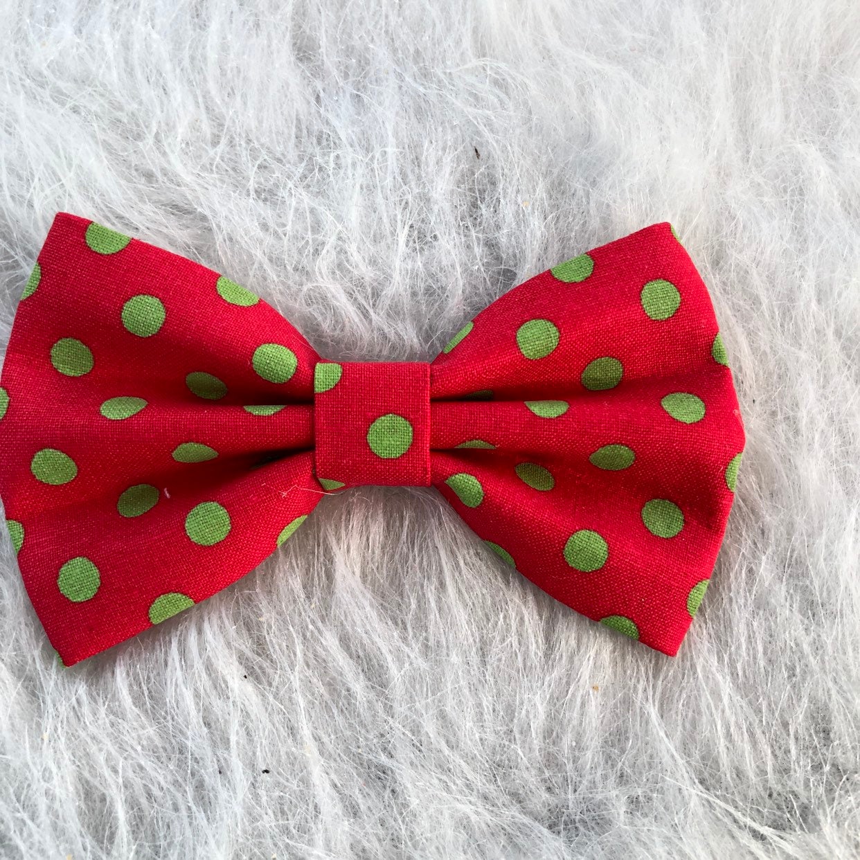 Red and Green polka dot Dog Bowtie, Christmas Dog Accessories, Dog Bowtie, Puppy Bow, Pet bowtie, bowties, Christmas dog bowtie, bow tie