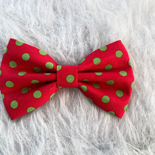 Red and Green polka dot Dog Bowtie, Christmas Dog Accessories, Dog Bowtie, Puppy Bow, Pet bowtie, bowties, Christmas dog bowtie, bow tie
