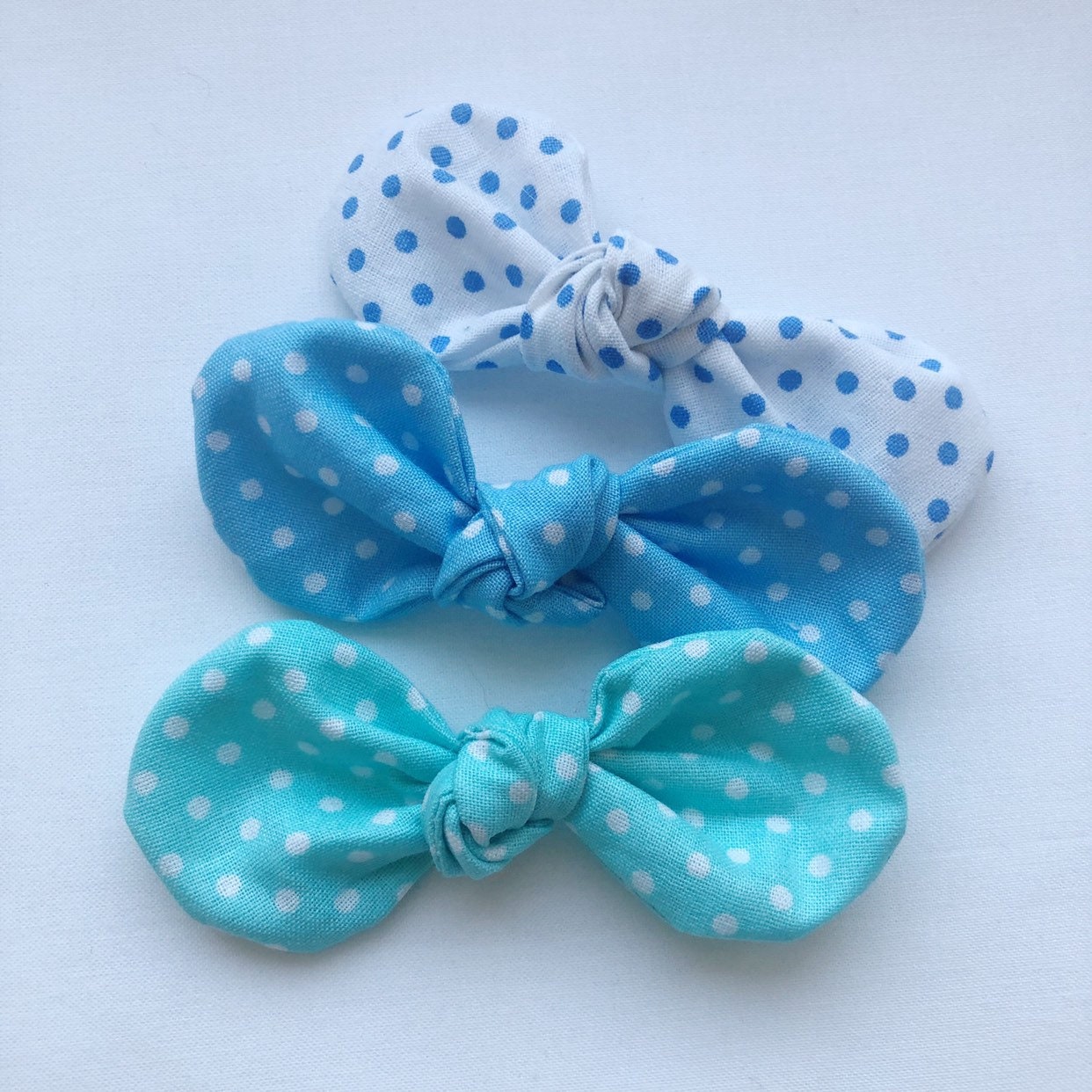 New! Cyan Blue White Dog hair bow, Polka dot hair bow, Pastels plaid, girl dog bow, hair clip for dogs, alligator clip, french barrette