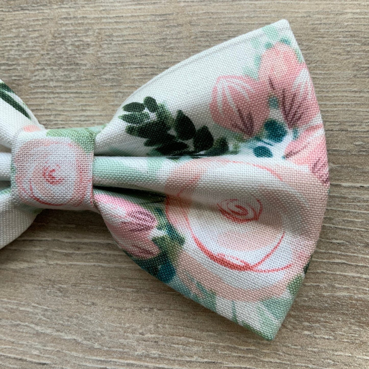 Peach dog bowtie, floral pet accessories, bow ties, Spring dog accessories, dog collar, pet bow tie, Summer bow tie