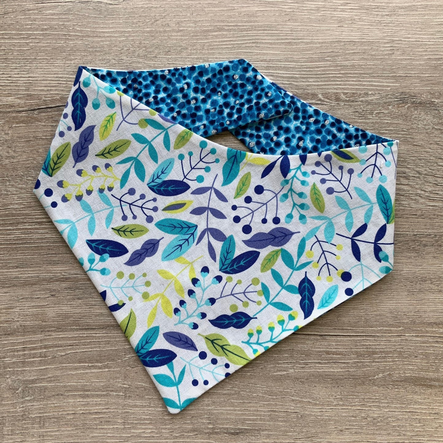 White and Blue Leaf Dog Bandana, Pet Scarf, snaps on, tie on, Season bandana, spring bandana, pom pom bandana, pet bandana