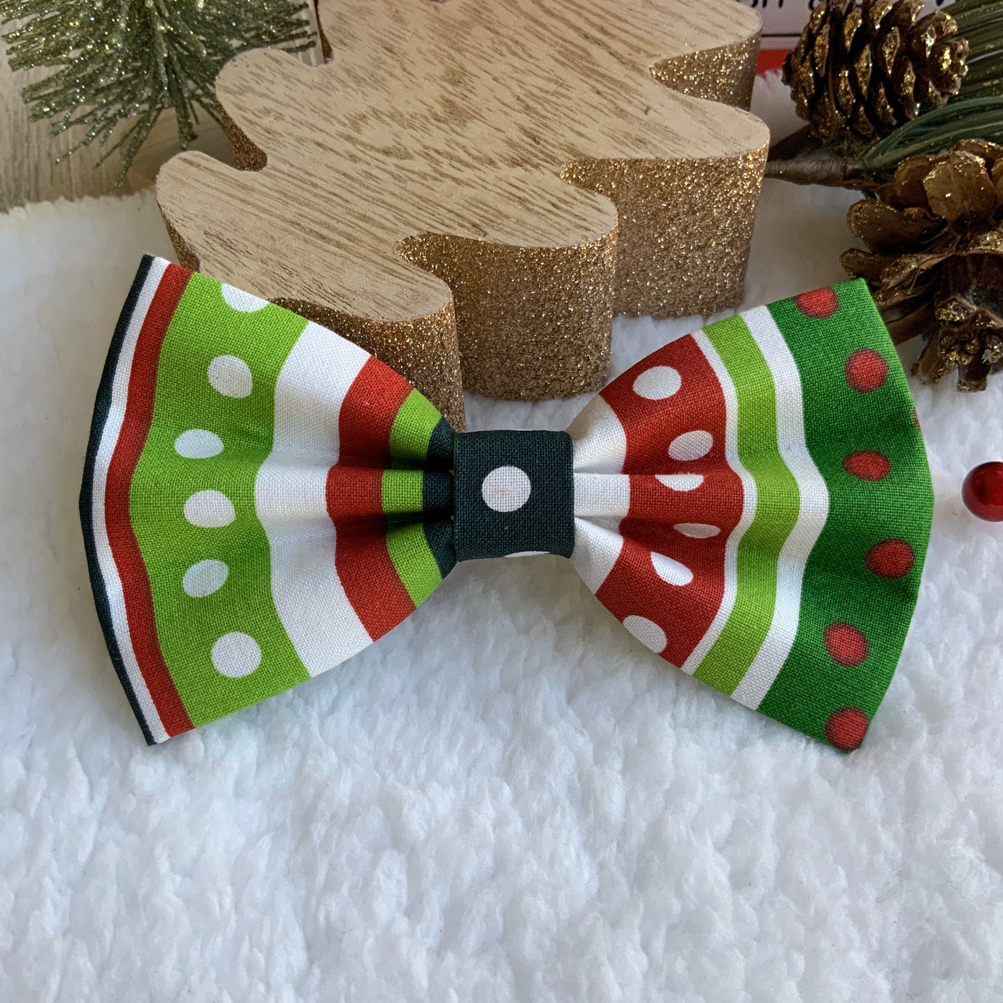Christmas dog bowtie, Holiday polka dot bow tie Xmas bOwtie
