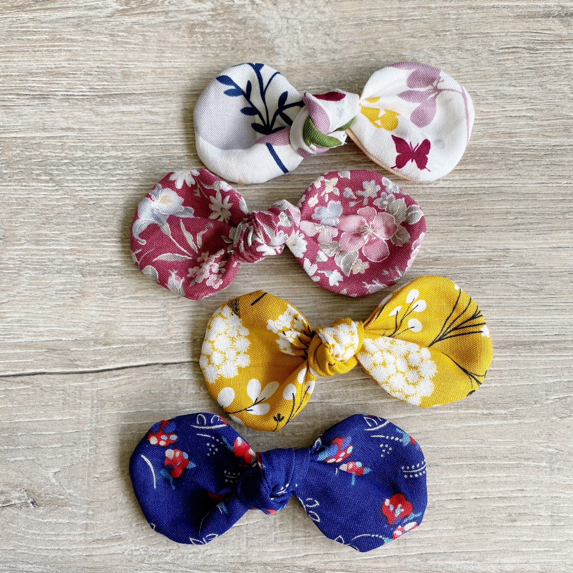 Floral Dog hair bow clip, girl dog bow, hair clip for dogs, alligator clip, french barrette clip, christmas bow
