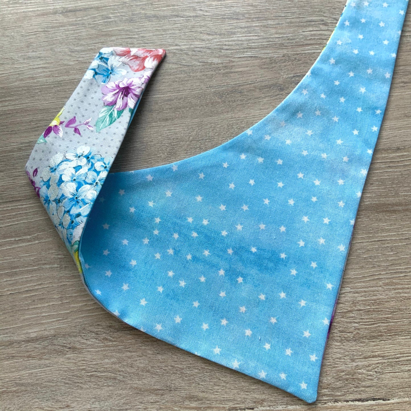 Floral White and Stars in the Sky dog bandana, Puppy bandana, Summer Dog Bandana, easy snap-on dog bandana, pet accessory, bandana for dogs