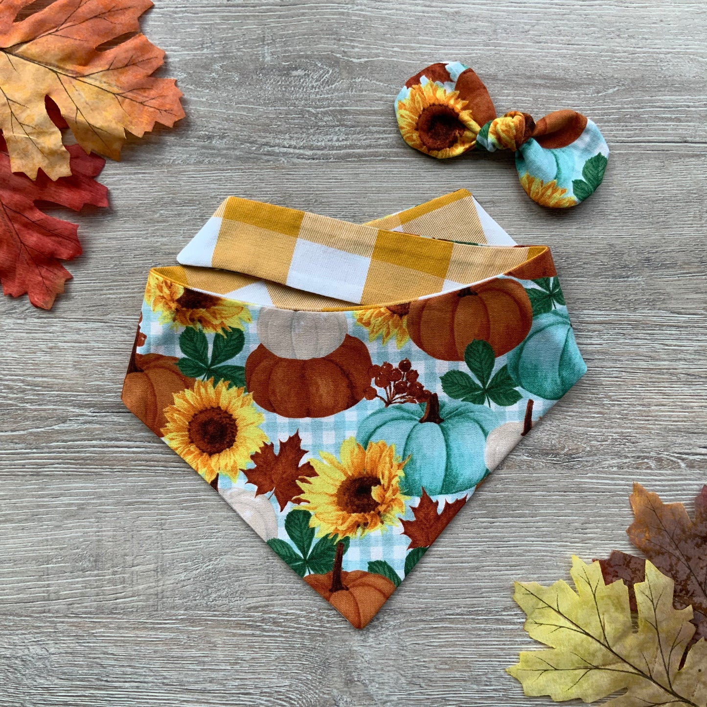 Festive Pumpkins Fall dog bandana, Puppy bandana, Seasons Dog Bandana, easy snap-on dog bandana, pet accessory, bandana for dogs