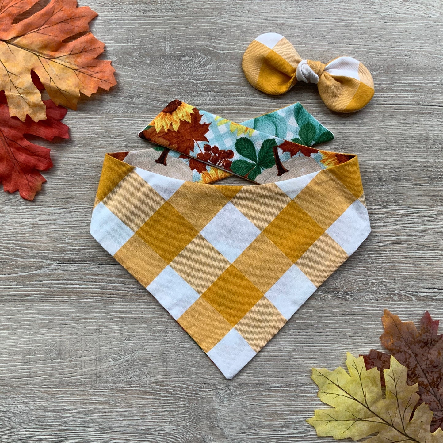 Festive Pumpkins Fall dog bandana, Puppy bandana, Seasons Dog Bandana, easy snap-on dog bandana, pet accessory, bandana for dogs