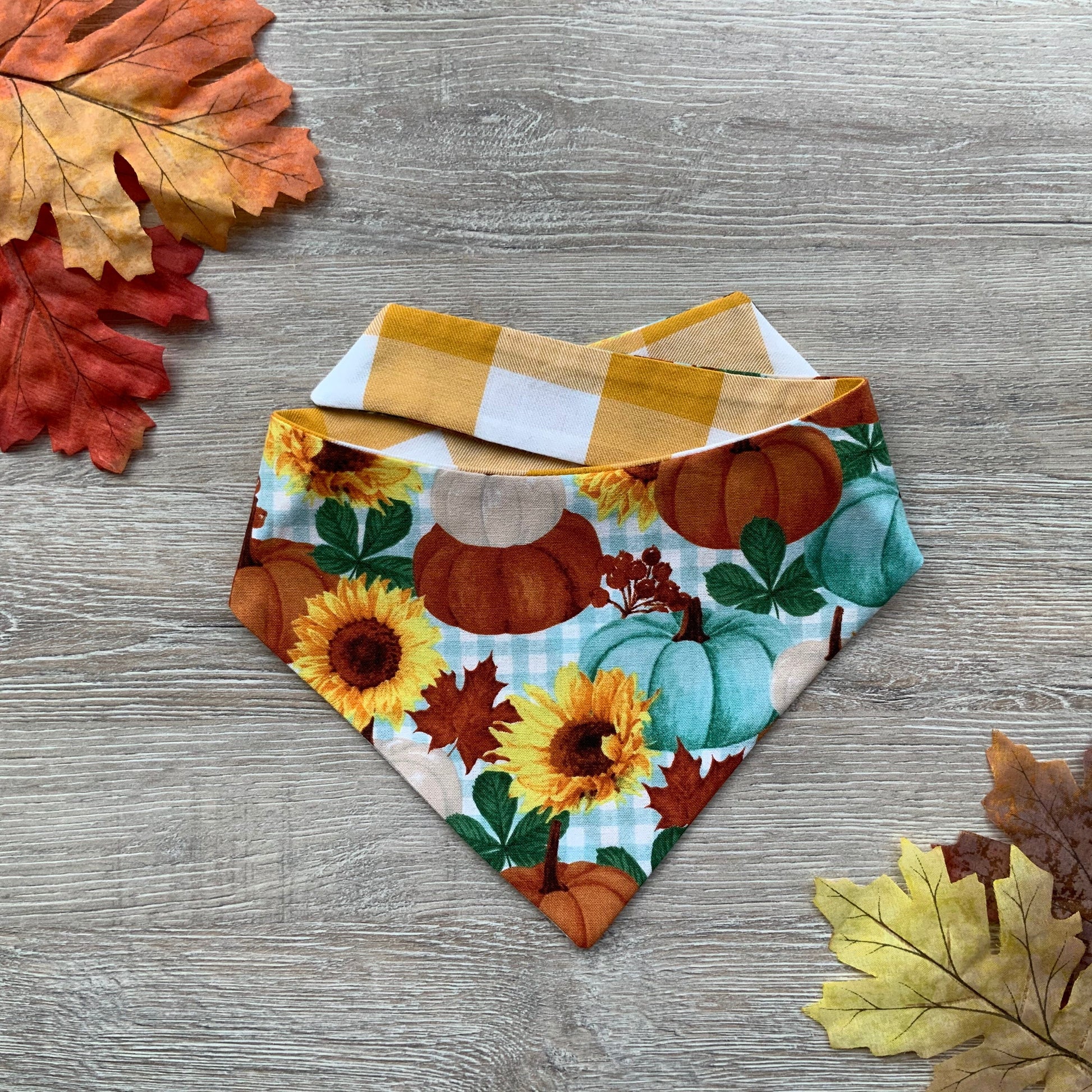 Festive Pumpkins Fall dog bandana, Puppy bandana, Seasons Dog Bandana, easy snap-on dog bandana, pet accessory, bandana for dogs