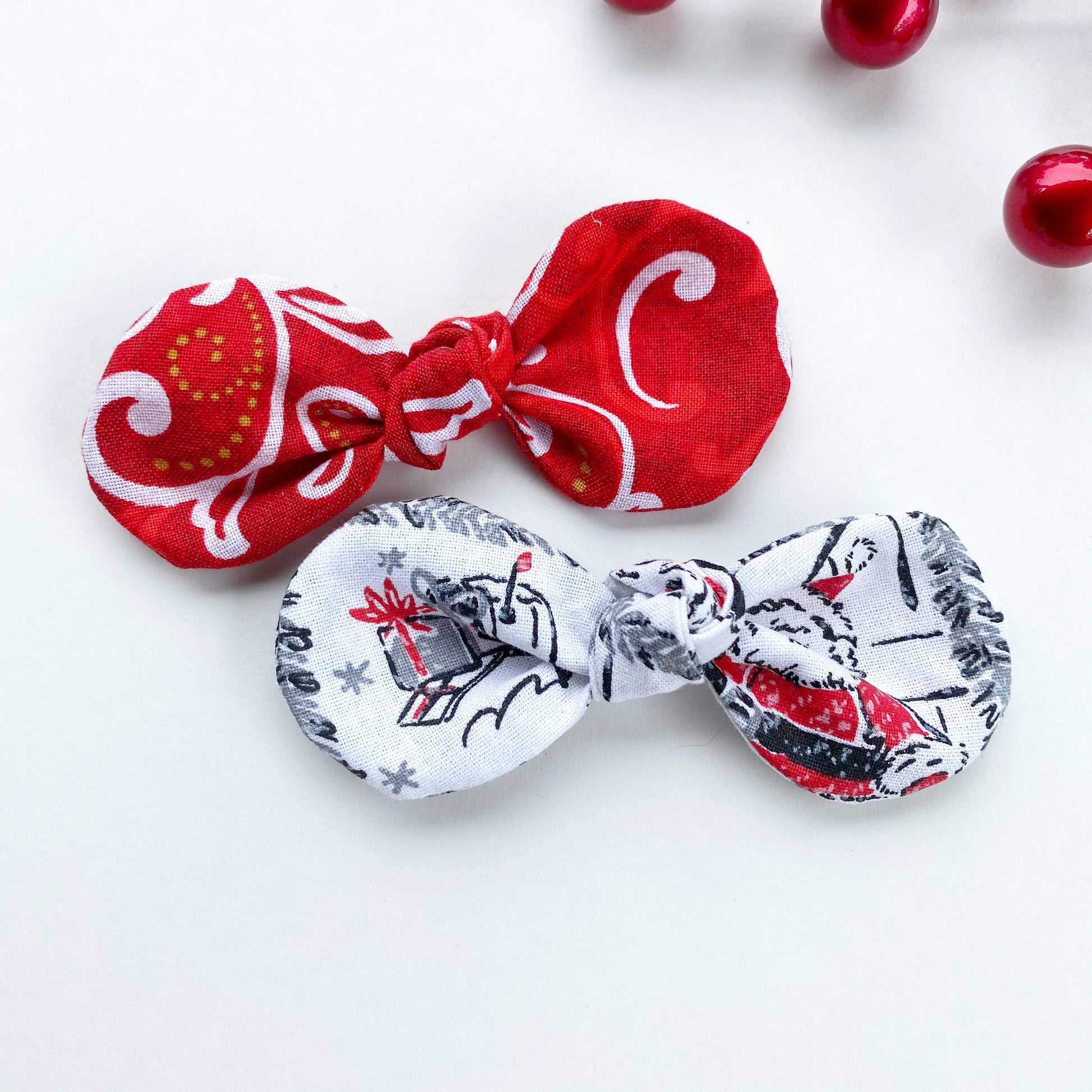 Christmas Dog hair bow, red swirls