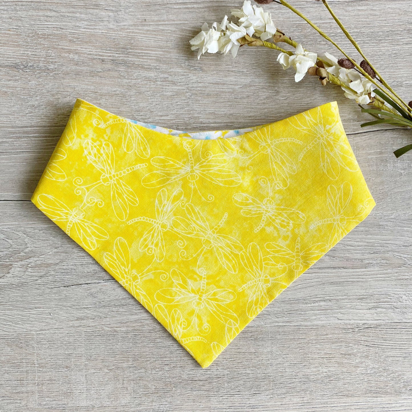 New! Daisy Flower yellow Dog Bandana, Pet Scarf, snaps on, tie on, Season bandana, Tassel bandana, pom pom bandana, pet bandana