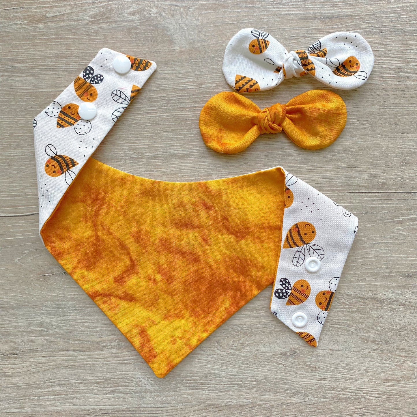 Honey Bees dog bandana, Spring Dog bandana, Snap on Bandana, Matching hair-bow, Bow and Bandana, Cute bandanas