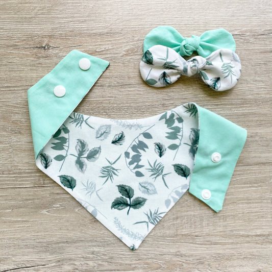Mint Leaf Dog Bandana, Snap-On Reversible Bow Set