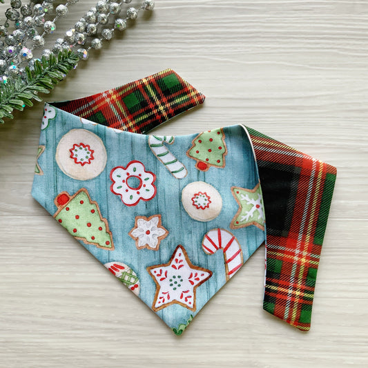 New! Christmas Dog bandana, Christmas Cookies Dog bandana, Snap on Bandana, Matching hair-bow, Bow and Bandana, Hair Scrunchies, red plaid