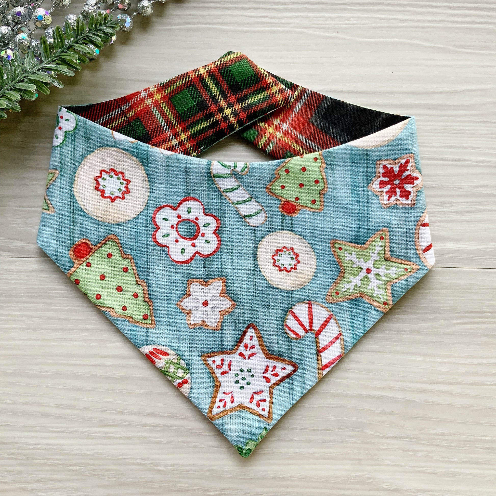 New! Christmas Dog bandana, Christmas Cookies Dog bandana, Snap on Bandana, Matching hair-bow, Bow and Bandana, Hair Scrunchies, red plaid