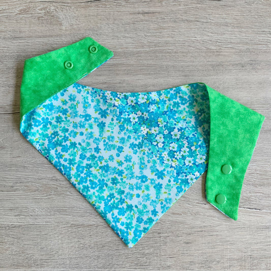 New! Spring Dog bandana, Green hombre floral Dog bandana, Snap on Bandana, hair-bow, Bow and Bandana, Spring bandana