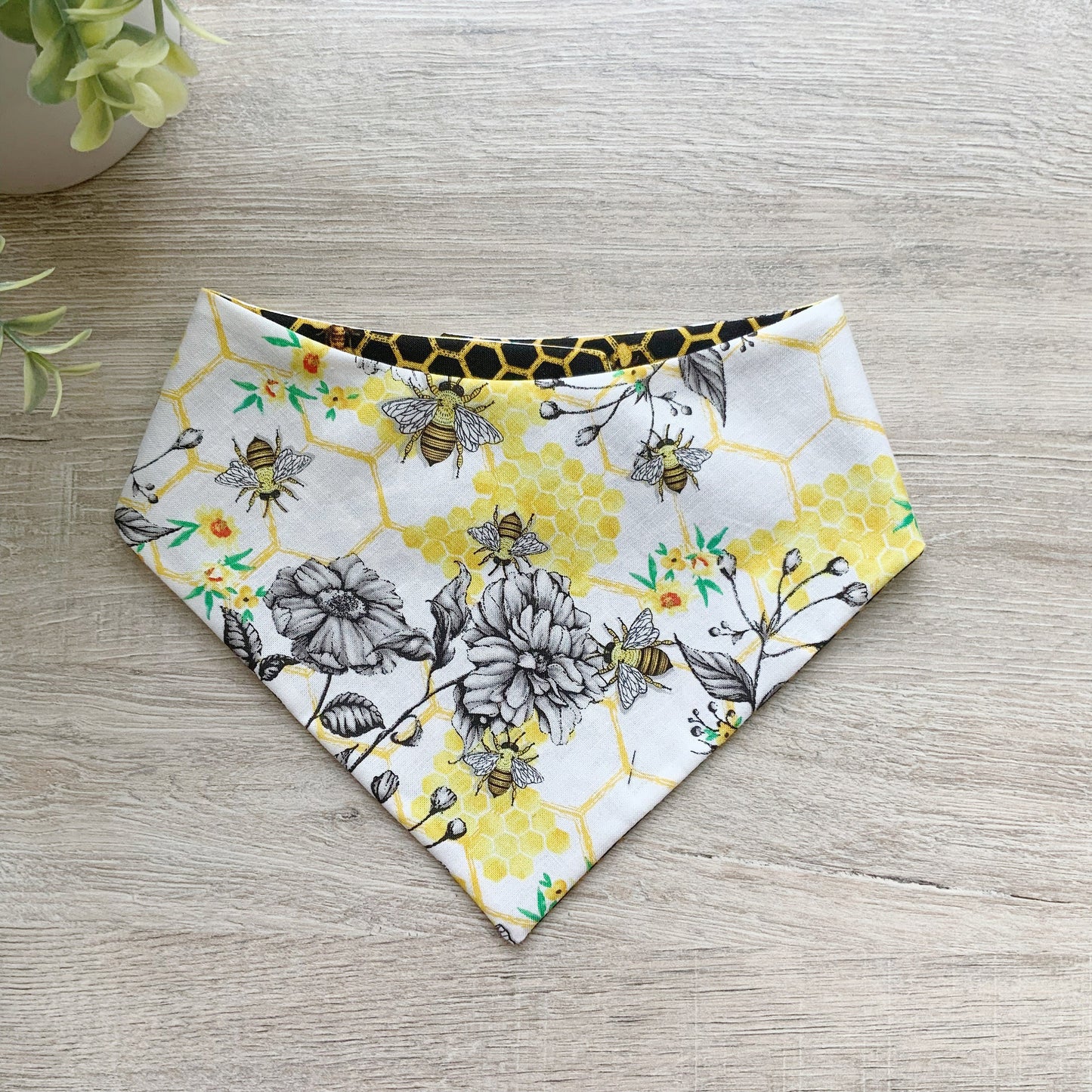 New! Summer Dog bandana, honey comb Bee Dog bandana, Snap on Bandana, Matching hair-bow, Bow and Bandana, Spring bandana, scarf for dog
