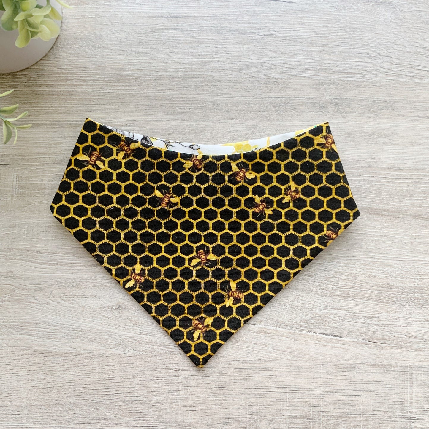 New! Summer Dog bandana, honey comb Bee Dog bandana, Snap on Bandana, Matching hair-bow, Bow and Bandana, Spring bandana, scarf for dog