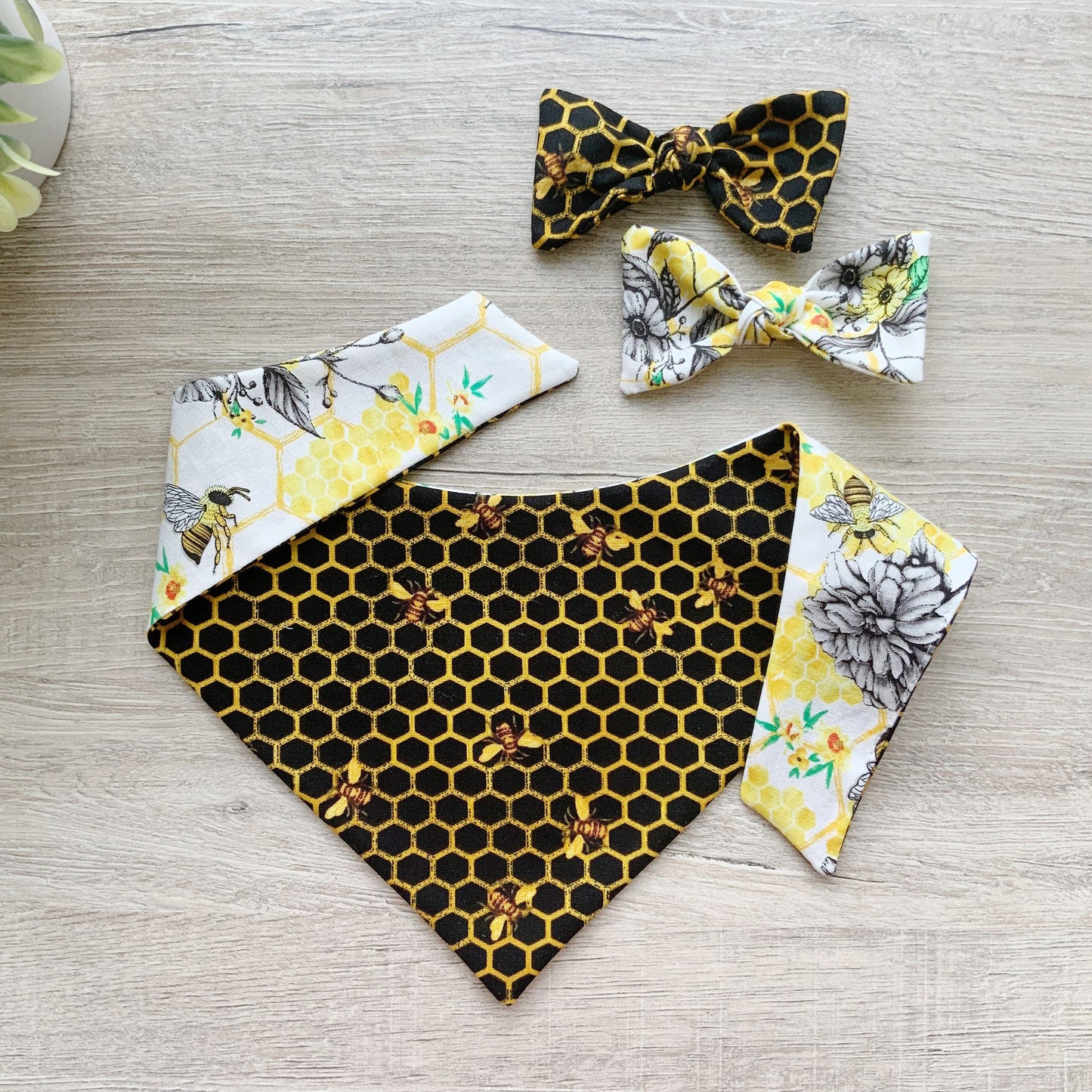 New! Summer Dog bandana, honey comb Bee Dog bandana, Snap on Bandana, Matching hair-bow, Bow and Bandana, Spring bandana, scarf for dog