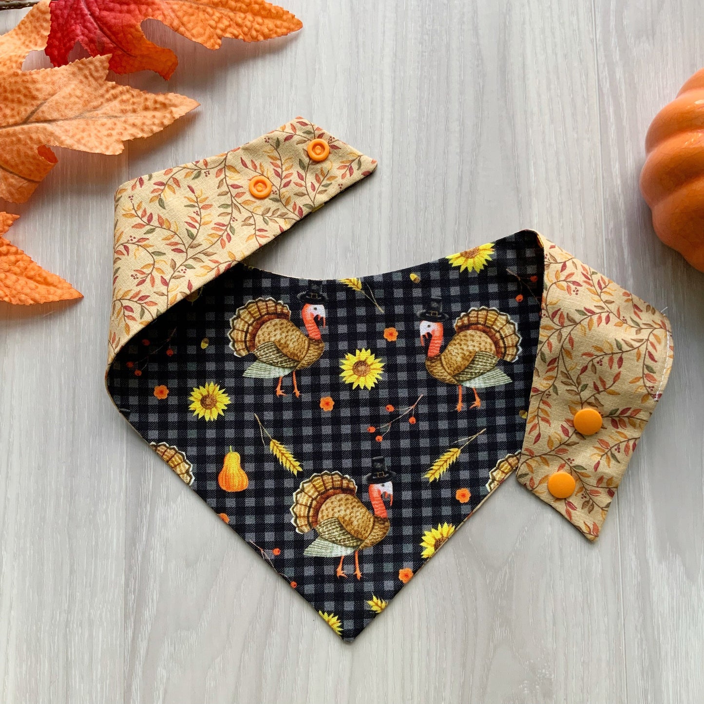 Fall Dog bandana, Turkey and sunflower, Snap on Bandana, Matching hair-bow, Bow and Bandana, Autumn scarf for dogs, Curved neckline