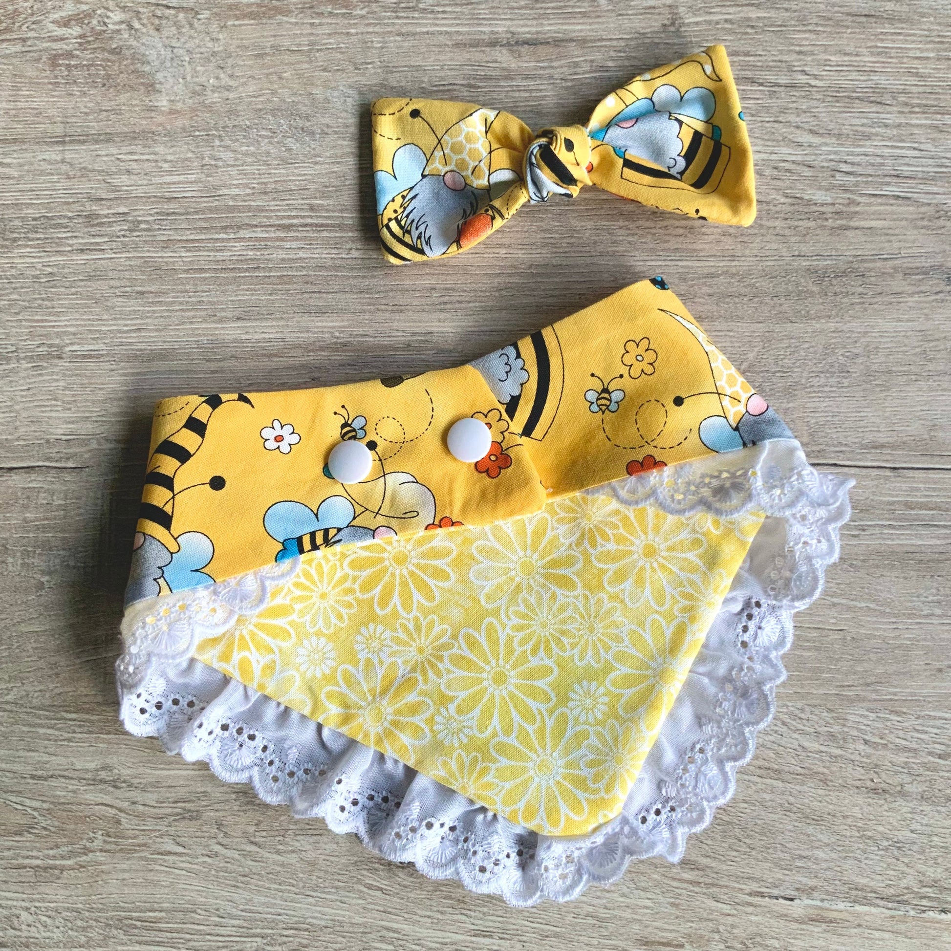 Gnomes bee Floral Dog bandana with trim