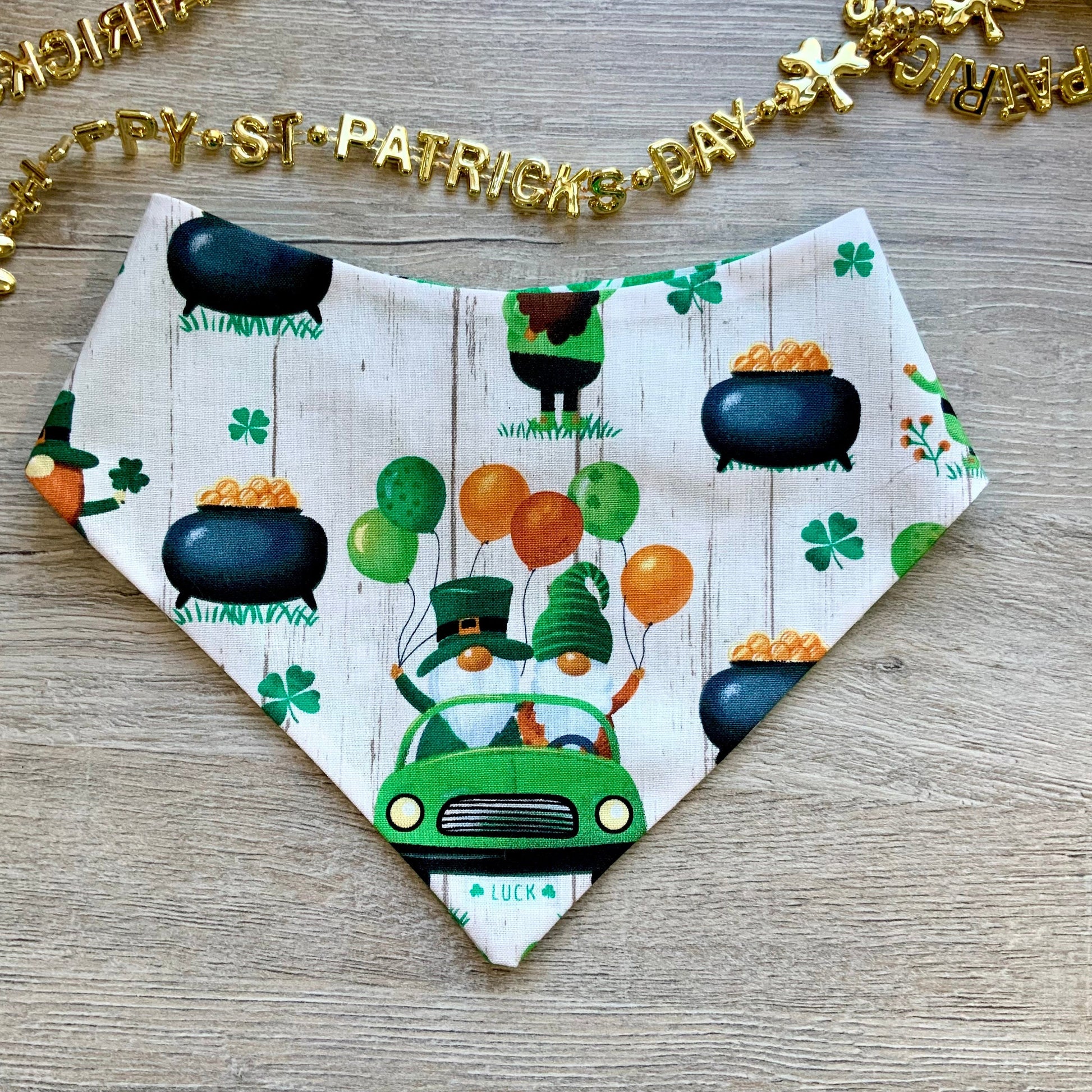 Patrick Dog Bandana, Pot of gold