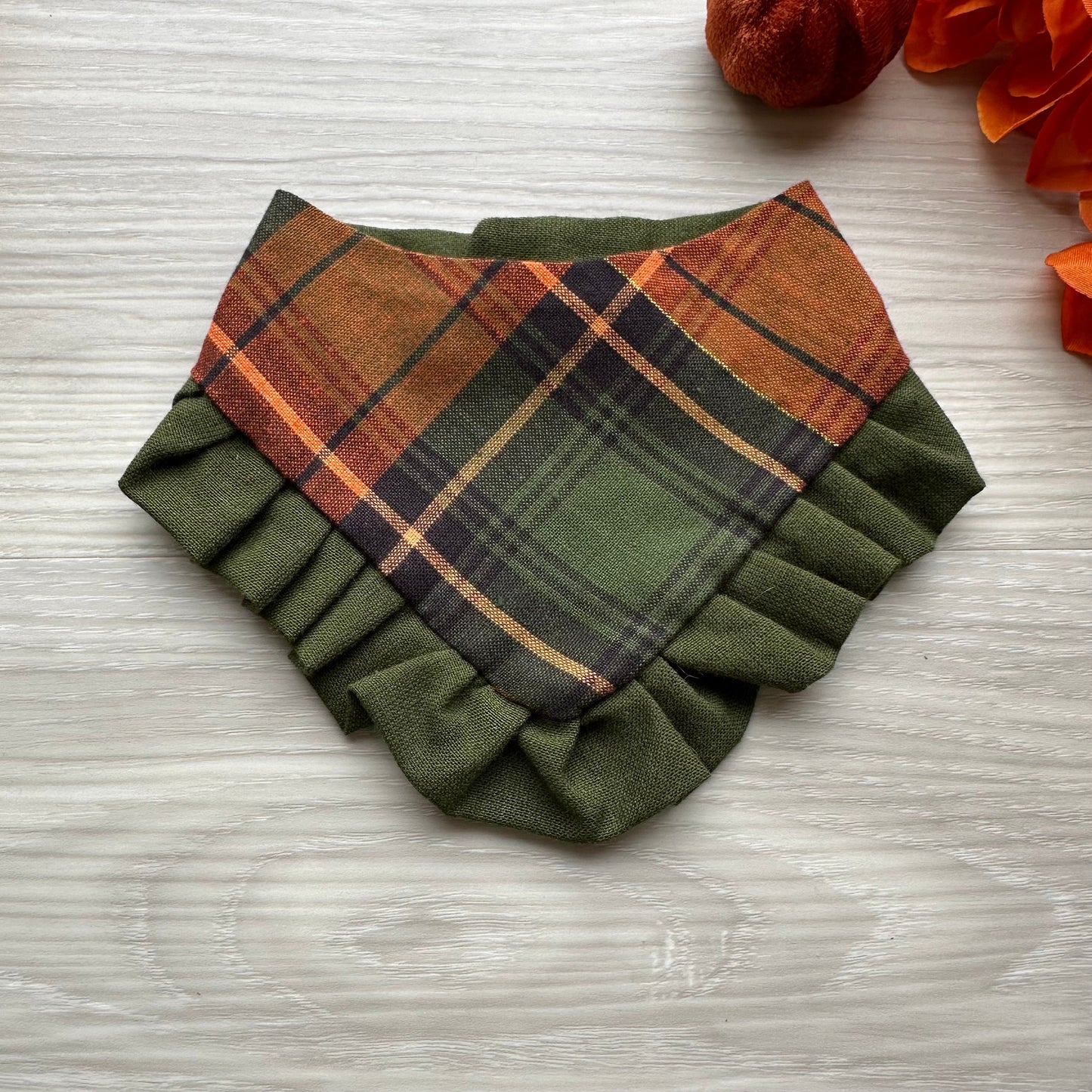 Orange & Green snap on dog bandana, fall dog bandana, Autumn dog bandana, ruffle trim dog bandana, girl dog bandana, cute dog bandana