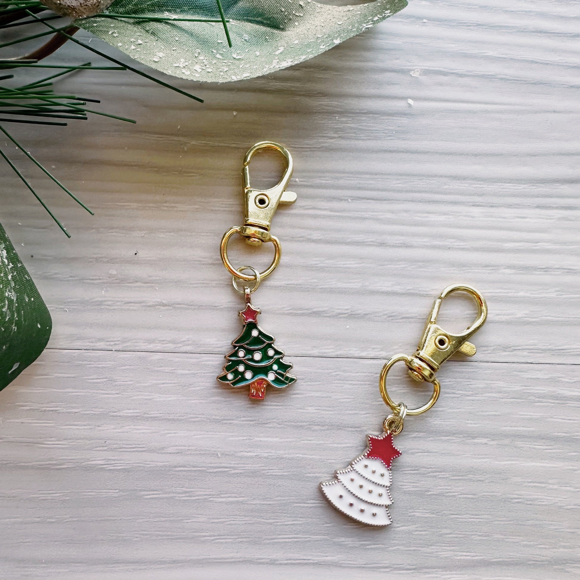 Christmas Dog Necklace, 20mm Beaded Pet collar, slip on with stretchy cord