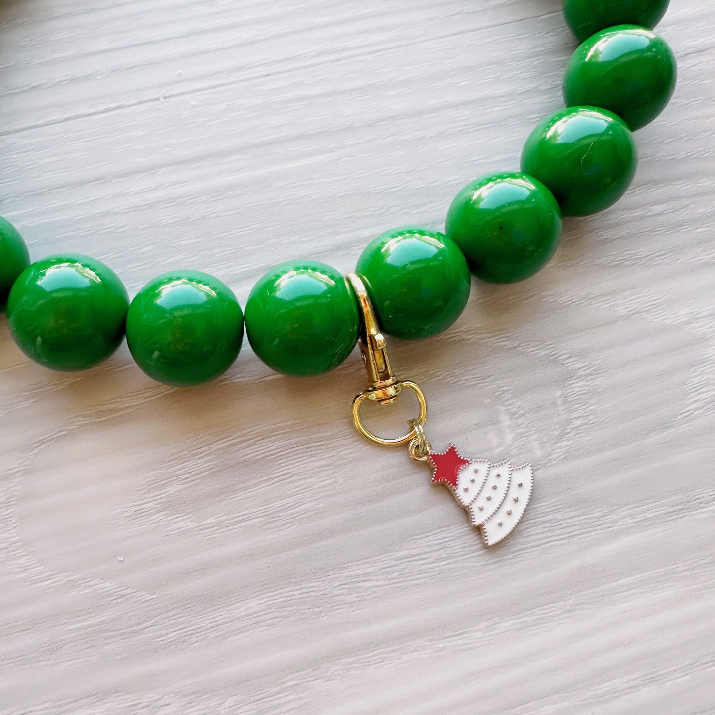 Christmas Dog Necklace, 20mm Beaded Pet collar, slip on with stretchy cord