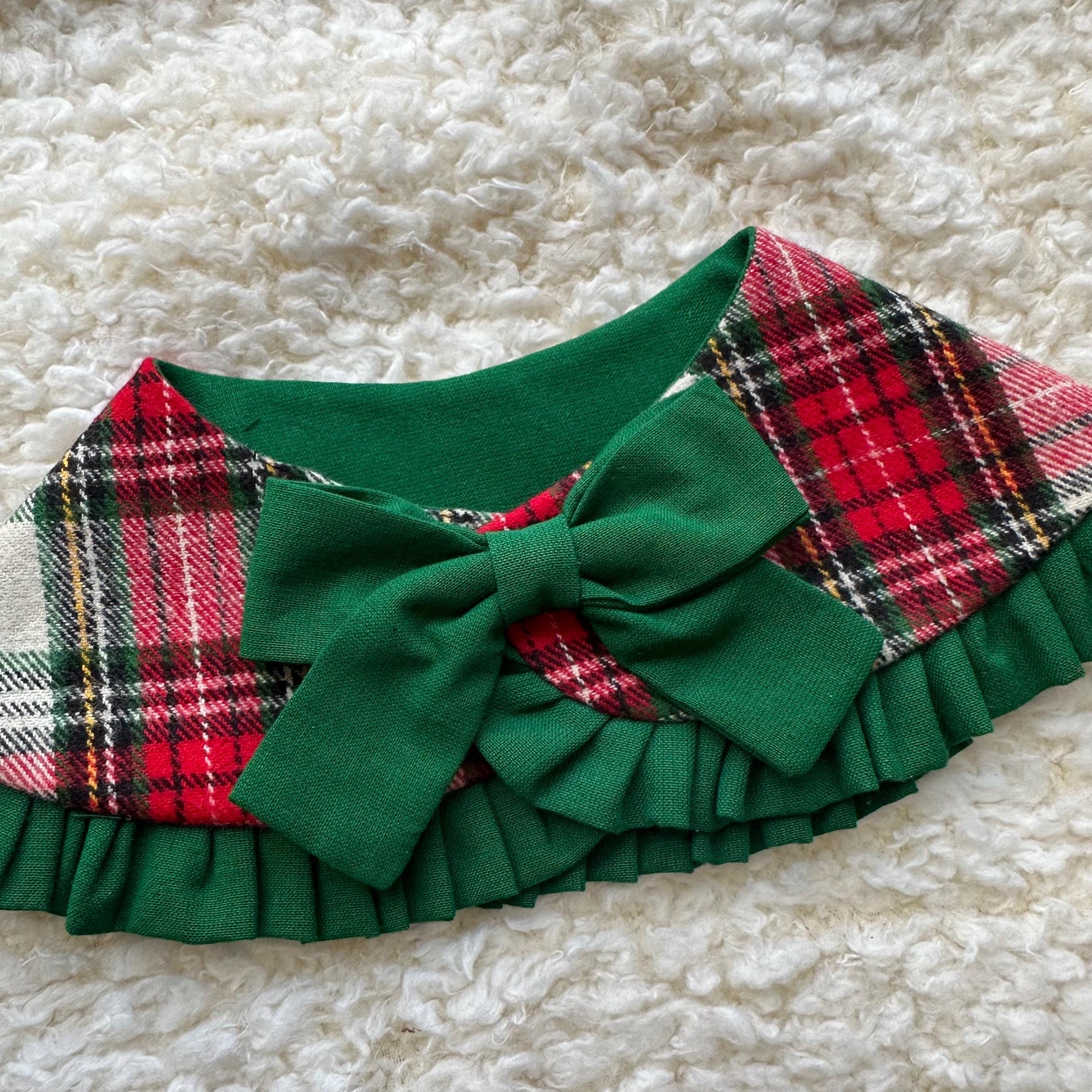 Christmas Dog Bandana Cape with Ruffle, Red white tartan Neck Collar Girl, Dog Accessories Scarf, Dog Mom Gift, Gift for puppies